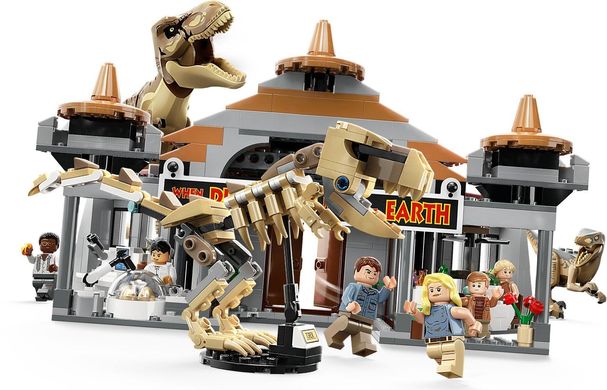 LEGO Конструктор Jurassic Park Центр відвідувачів: Атака тиранозавра й раптора
